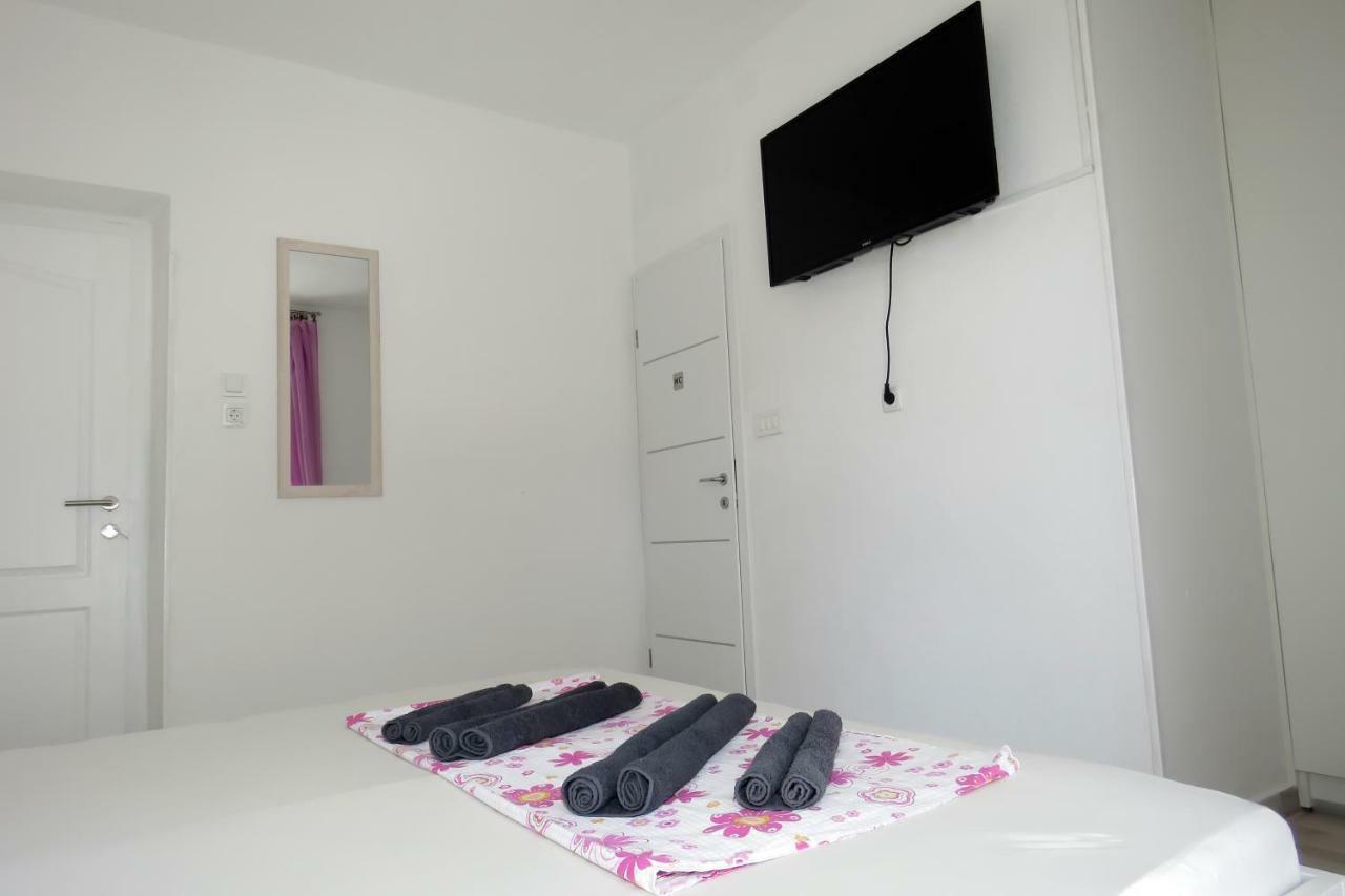 Отель Lux Dalmatia I & R Макарска Экстерьер фото