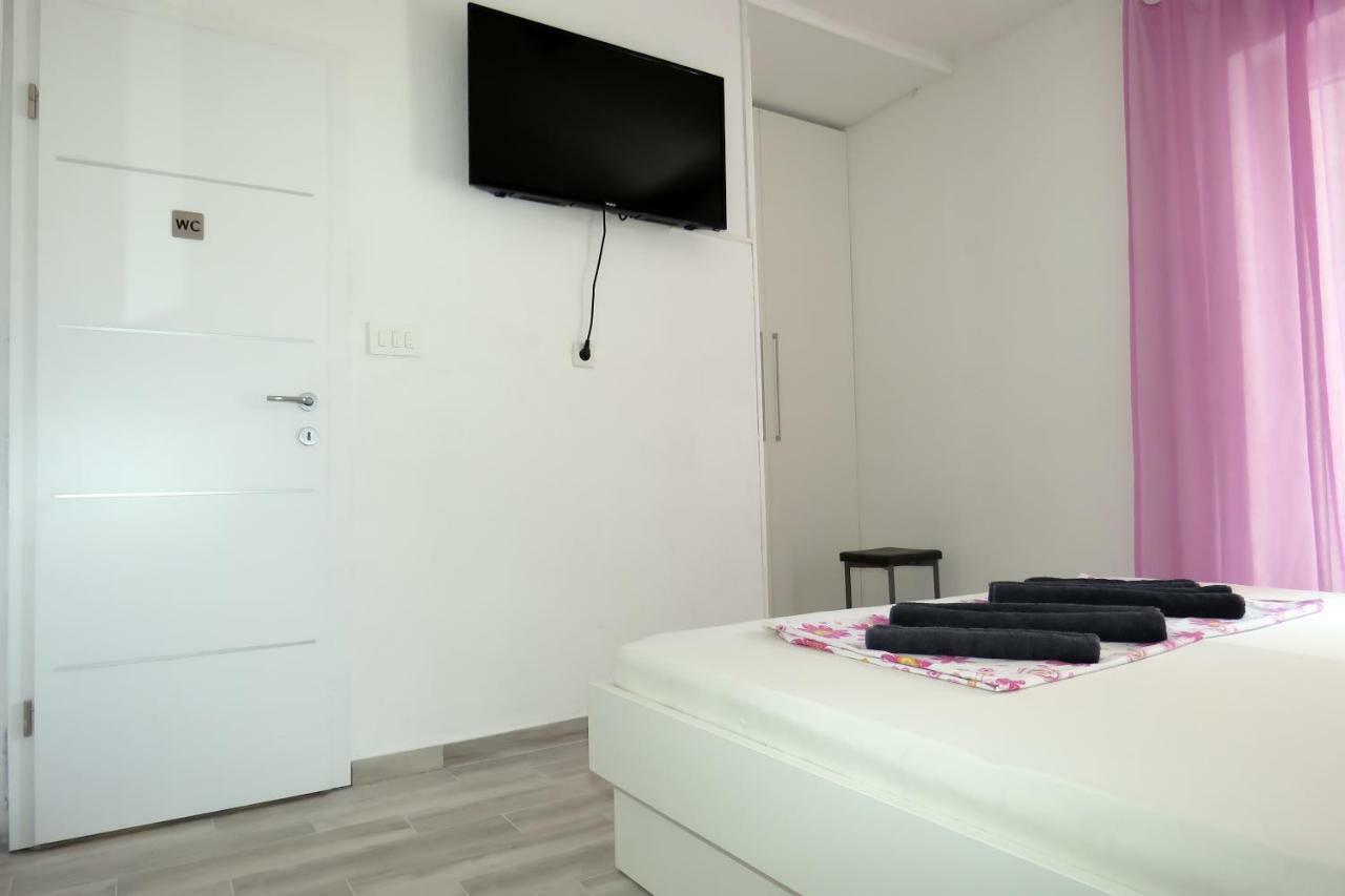 Отель Lux Dalmatia I & R Макарска Экстерьер фото